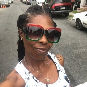 Meet your Posher, Erica